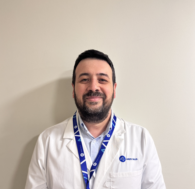 Retrato del Dr. Rodrigo Toro, psiquiatra de adultos en Andes Salud Talca.