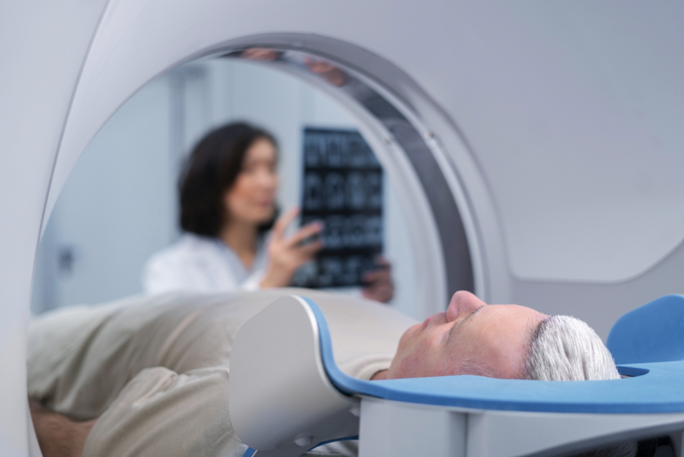 Conoce qué es la resonancia magnética, cuándo es recomendable acudir al médico y en qué casos puede solicitarse este examen