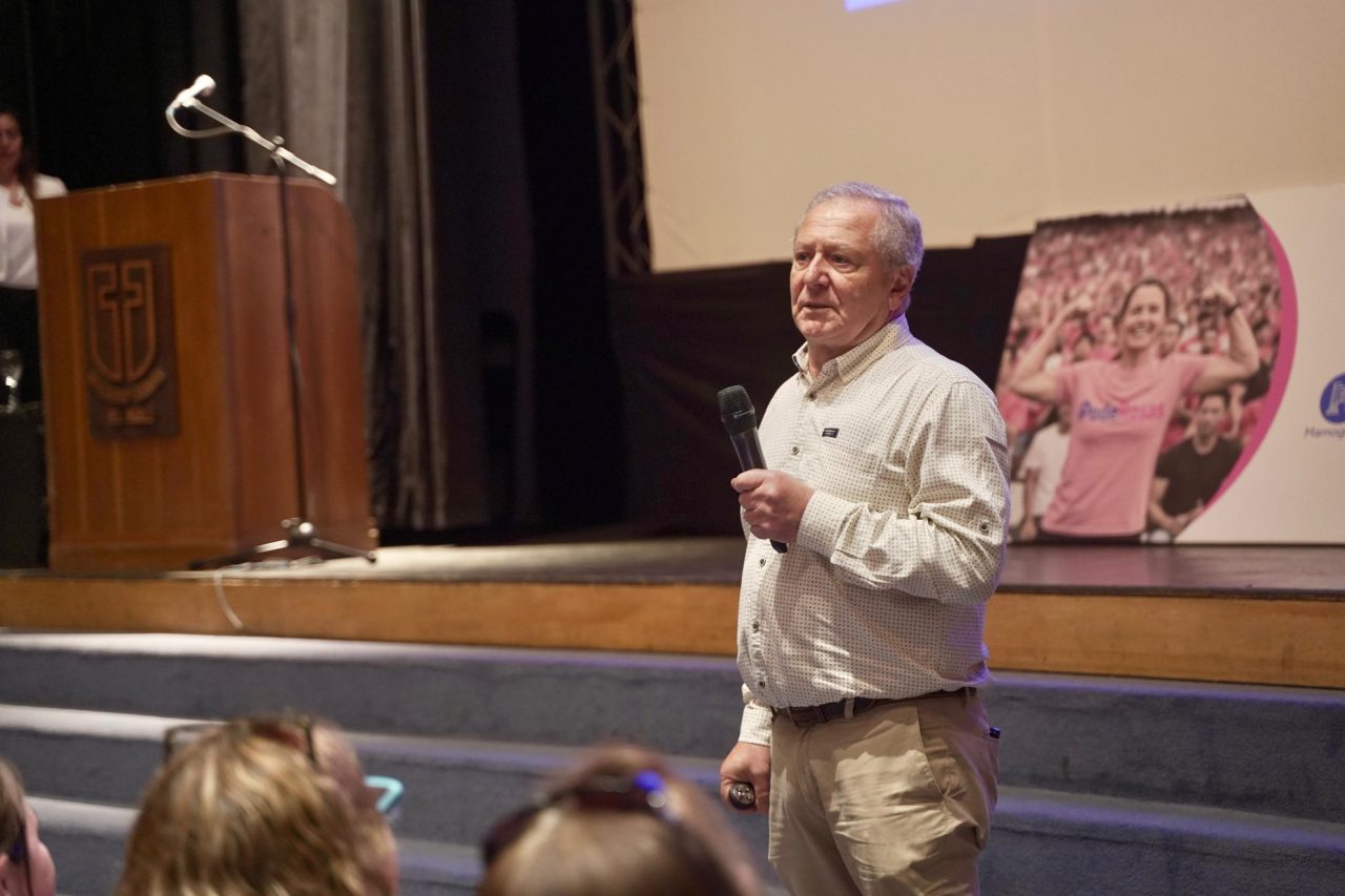 Charla de Andes Salud Talca “Más PodeRosas que Nunca” sobre cáncer mama y prevención en la Región del Maule.