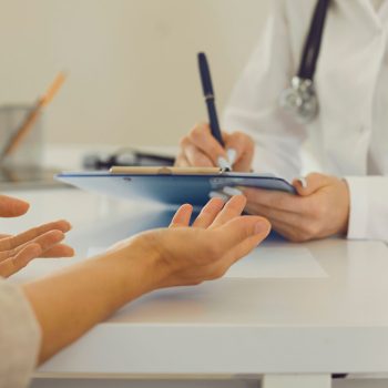 Mitos de salud: creencias comunes que la evidencia científica ha desmentido